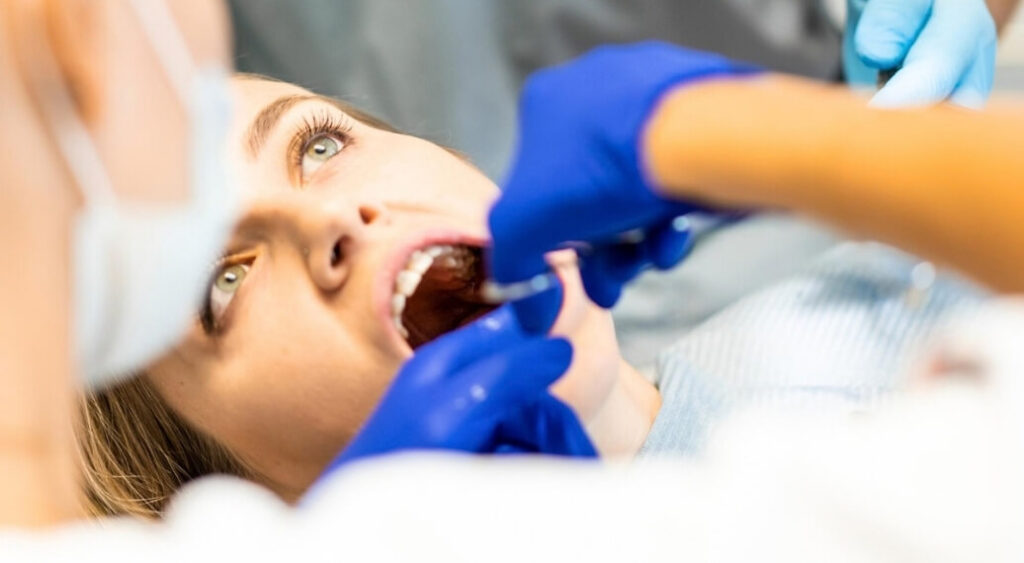 Wisdom Teeth Removal: The Complete Recovery Timeline & Care Guide